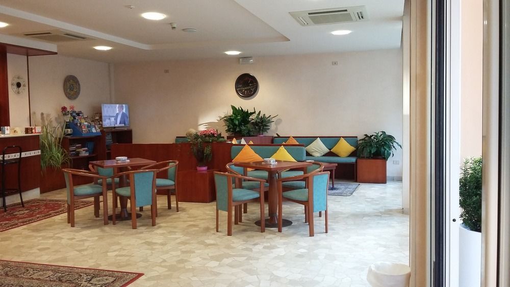 Hotel Condor Морской Милан Экстерьер фото
